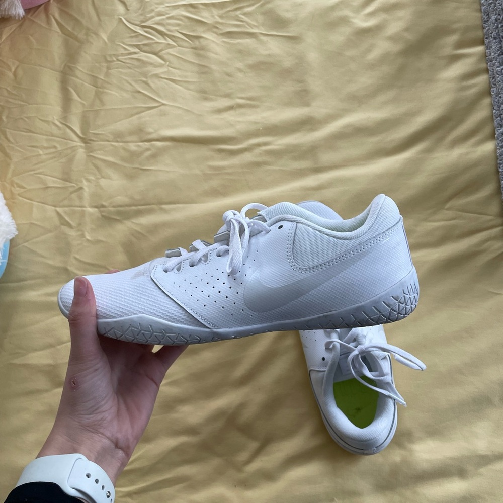 Nike cheer shoes
